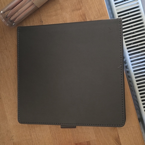 BNWOT scetch pad binder with pencils. - Picture 3 of 5